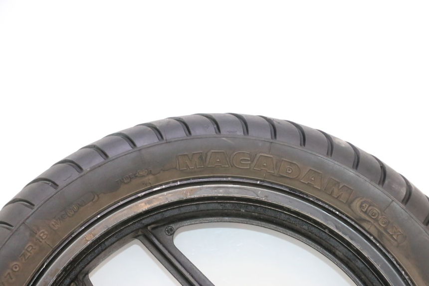 photo de HINTERRADFELGE UND REIFEN KAWASAKI GPX F ZX750F 750 (1986 - 1990) - Hochauflösende Nahaufnahme