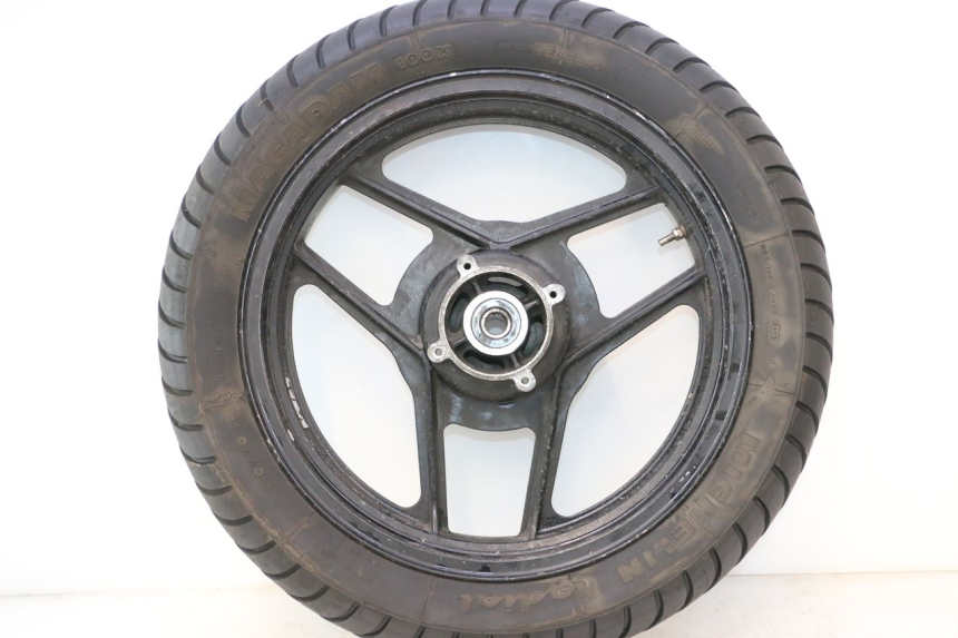 photo de HINTERRADFELGE UND REIFEN KAWASAKI GPX F ZX750F 750 (1986 - 1990) - Detaillierte Sichtprüfung