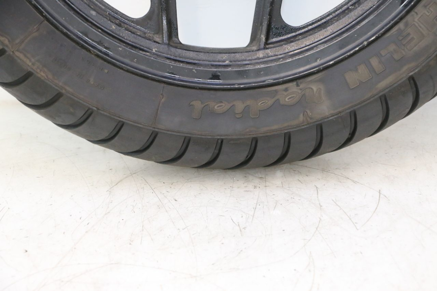 photo de HINTERRADFELGE UND REIFEN KAWASAKI GPX F ZX750F 750 (1986 - 1990) - Alternativer Blickwinkel