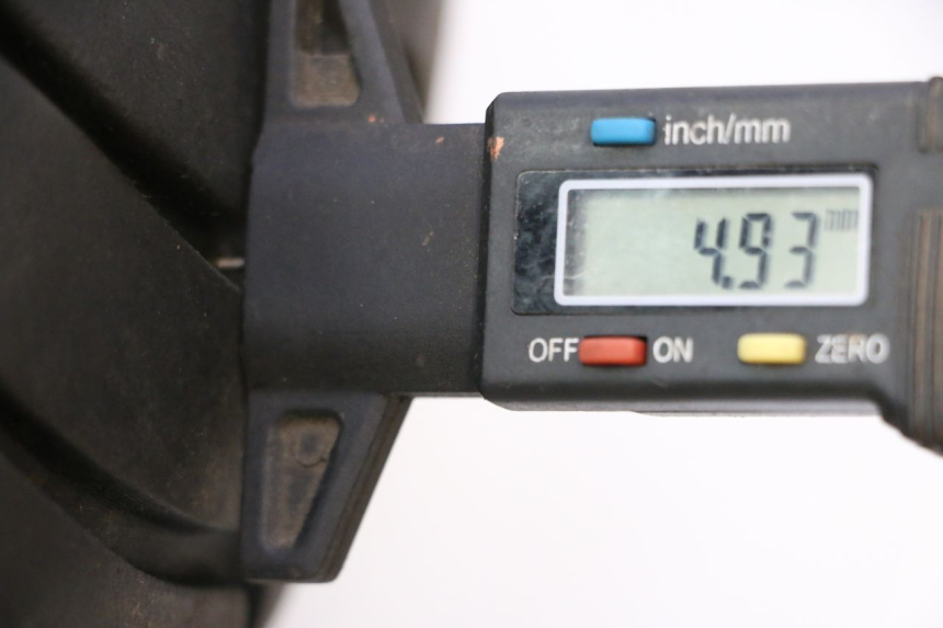 photo de HINTERRADFELGE UND REIFEN KAWASAKI GPX F ZX750F 750 (1986 - 1990) - Zoom auf Gebrauchszustand