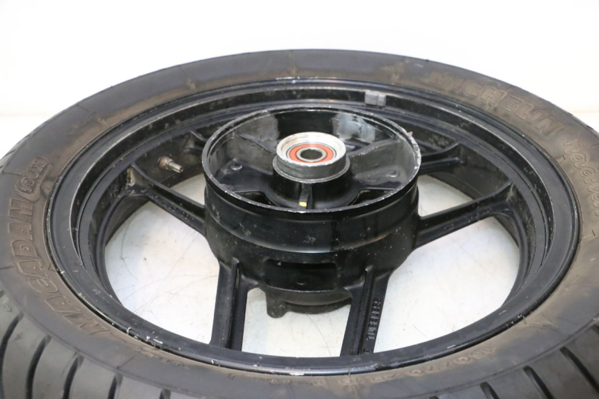 photo de HINTERRADFELGE UND REIFEN KAWASAKI GPX F ZX750F 750 (1986 - 1990) - Technische Nahaufnahme