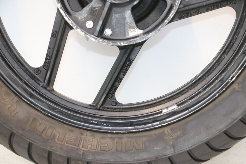 photo de HINTERRADFELGE UND REIFEN KAWASAKI GPX F ZX750F 750 (1986 - 1990) - Kennzeichnungen und Originalreferenzen