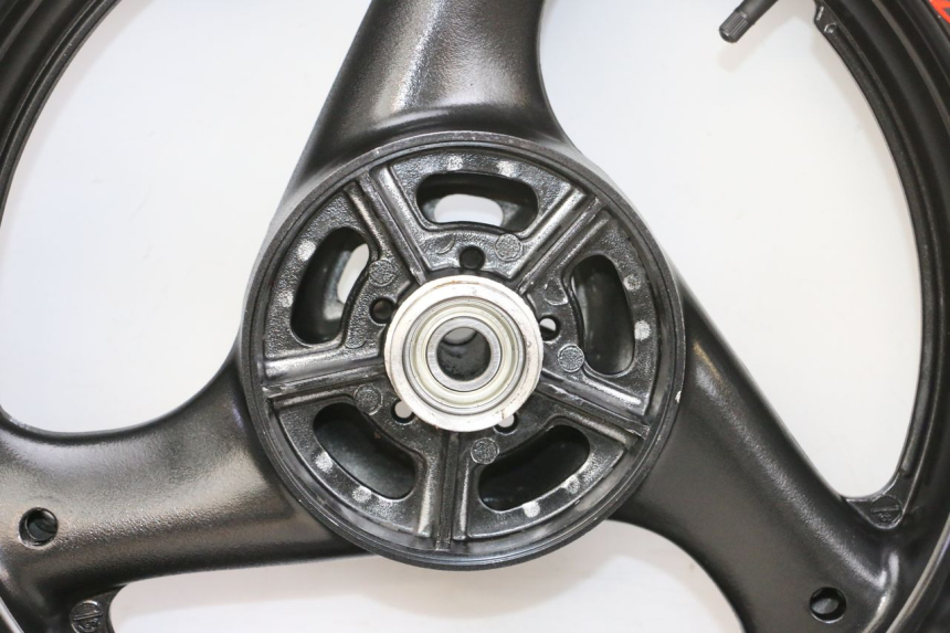 photo de HINTERRADFELGE UND REIFEN SUZUKI GSF N BANDIT 600 (1996 - 1999) - Detaillierte Sichtprüfung