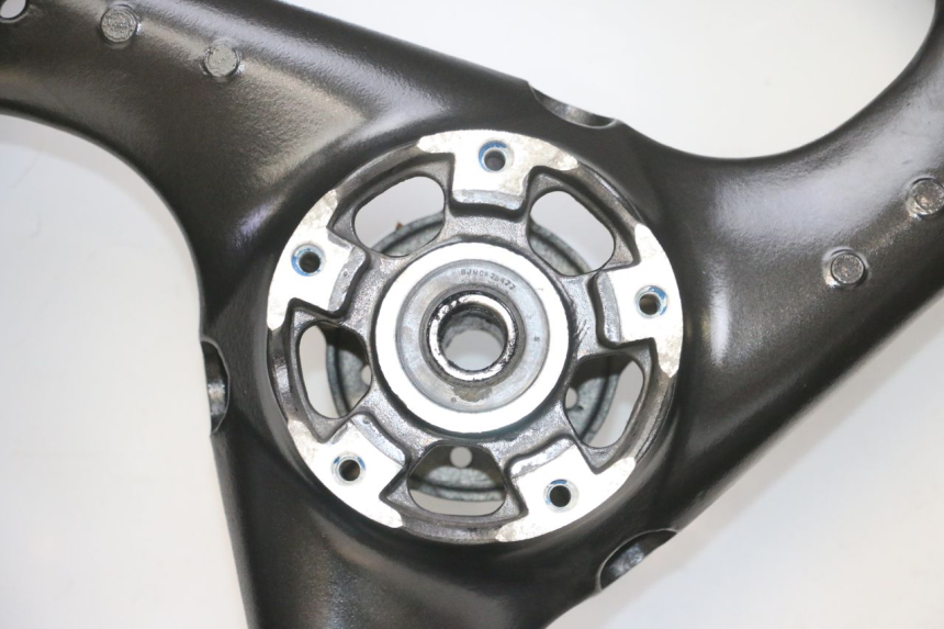 photo de HINTERRADFELGE UND REIFEN SUZUKI GSF N BANDIT 600 (1996 - 1999) - Hauptansicht