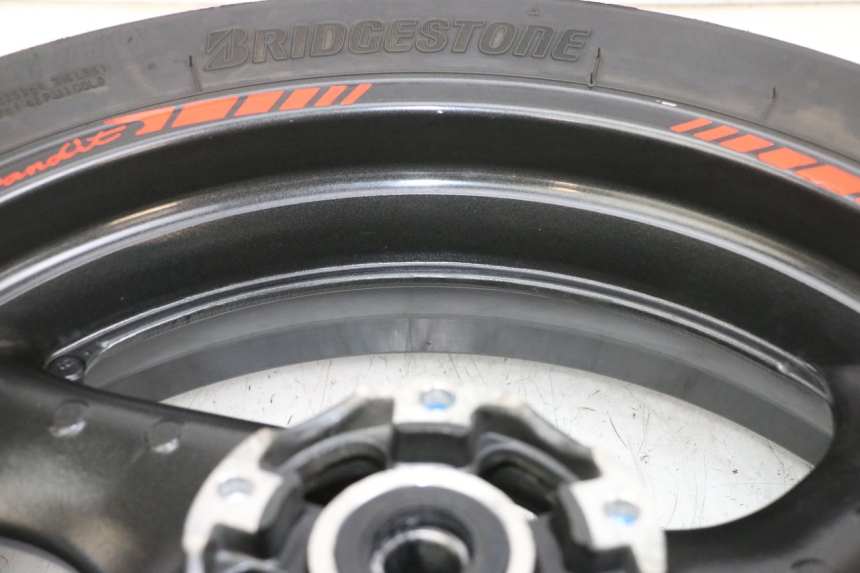 photo de HINTERRADFELGE UND REIFEN SUZUKI GSF N BANDIT 600 (1996 - 1999) - Geprüftes Gebrauchtteil