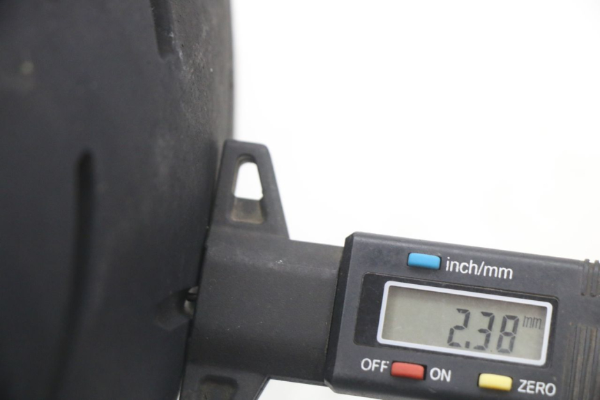 photo de HINTERRADFELGE UND REIFEN SUZUKI GSF S BANDIT 600 (2000 - 2004) - Detailansicht des Bauteils