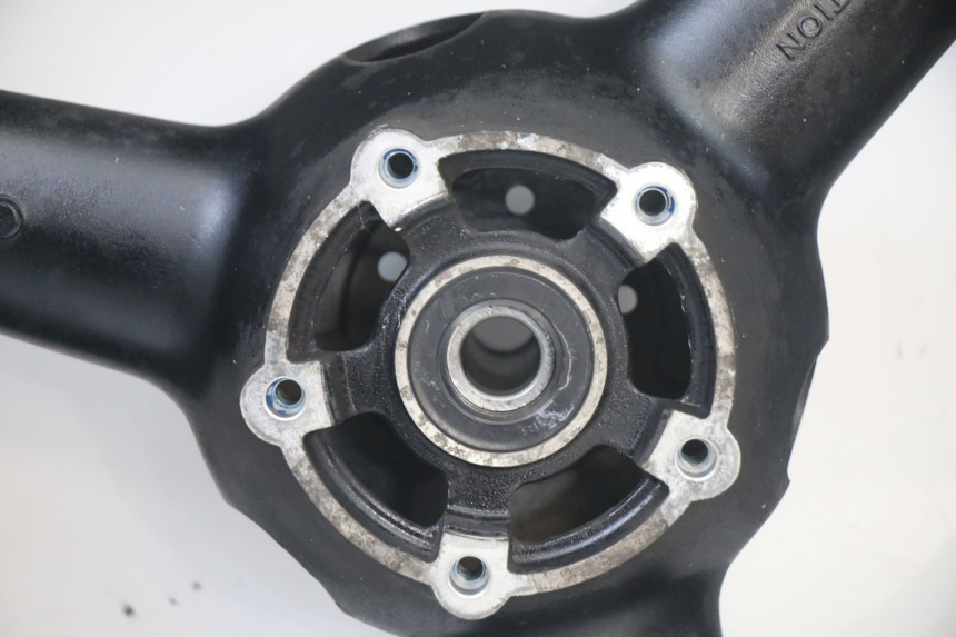 photo de HINTERRADFELGE UND REIFEN SUZUKI GSF S BANDIT 600 (2000 - 2004) - Gesamtansicht des Produkts