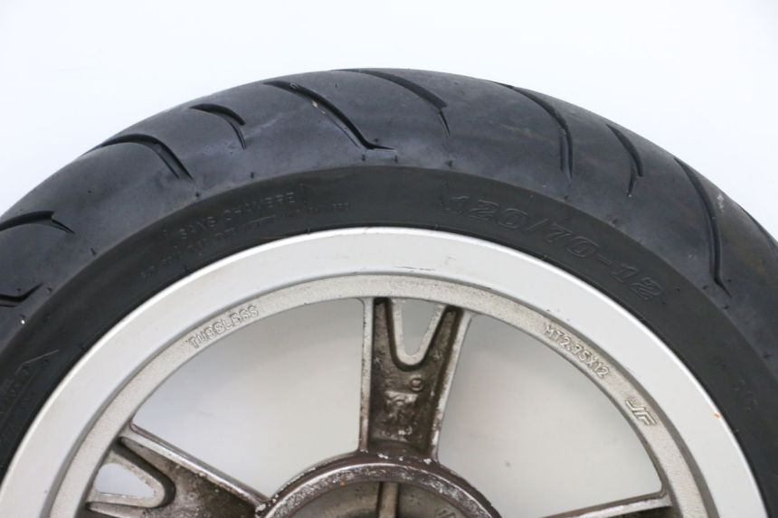 photo de HINTERRADFELGE UND REIFEN PEUGEOT KISBEE 4T 50 (2018 - 2022) - Charakteristische Merkmale