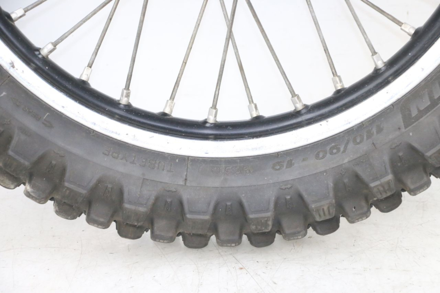 photo de HINTERRADFELGE UND REIFEN KAWASAKI KXF KX-F 250 (2017 - 2019) - Zoom auf Gebrauchszustand