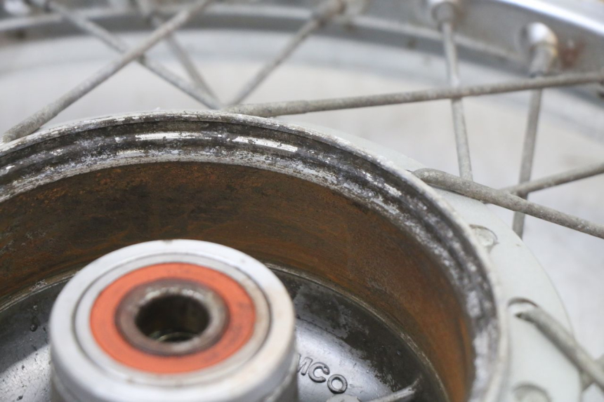 photo de HINTERRADFELGE UND REIFEN KYMCO STRYKER OFF ROAD 125 (1999 - 2005) - Zoom auf Komponenten