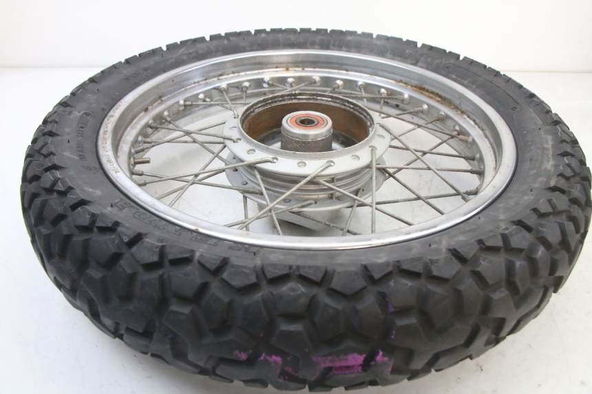photo de HINTERRADFELGE UND REIFEN KYMCO STRYKER OFF ROAD 125 (1999 - 2005) - Details der Befestigungspunkte