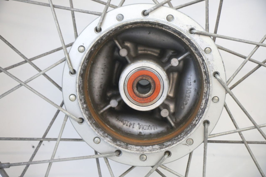 photo de HINTERRADFELGE UND REIFEN KYMCO STRYKER OFF ROAD 125 (1999 - 2005) - Kennzeichnungen und Originalreferenzen