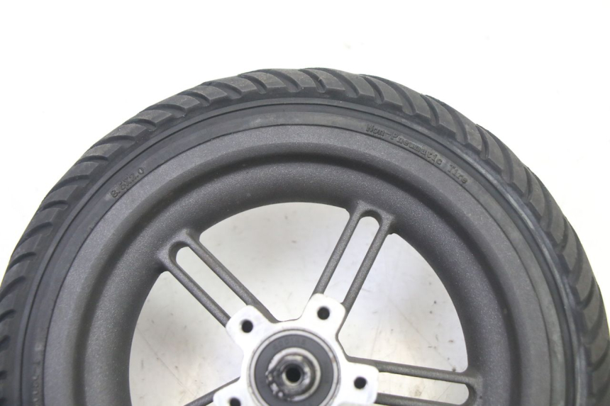 photo de HINTERRADFELGE UND REIFEN XIAOMI MI PRO 2 1 - Detailansicht des Bauteils