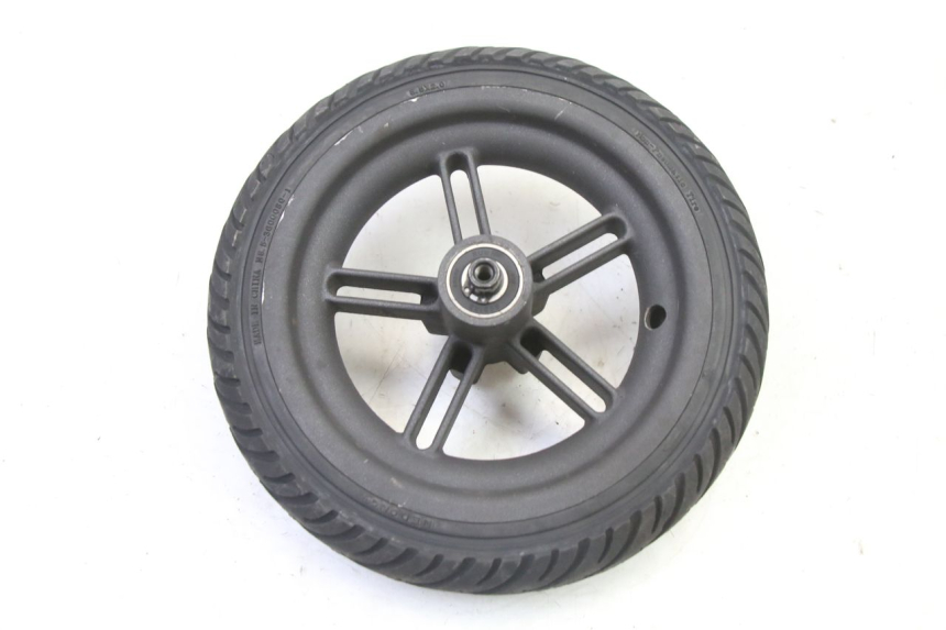 photo de HINTERRADFELGE UND REIFEN XIAOMI MI PRO 2 1 - Technische Nahaufnahme