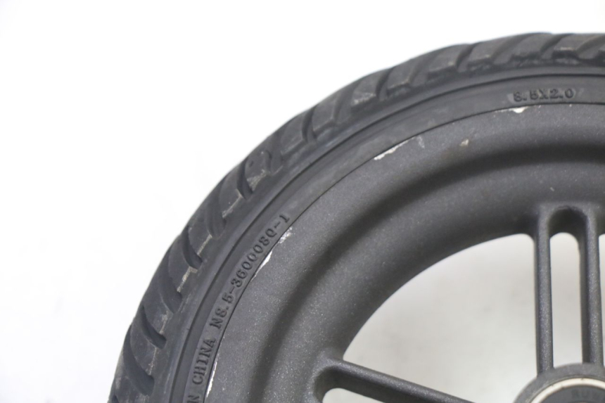 photo de HINTERRADFELGE UND REIFEN XIAOMI MI PRO 2 1 - Details der Befestigungspunkte