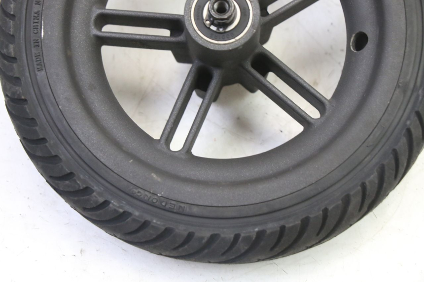 photo de HINTERRADFELGE UND REIFEN XIAOMI MI PRO 2 1 - Oberflächenzustand und Material