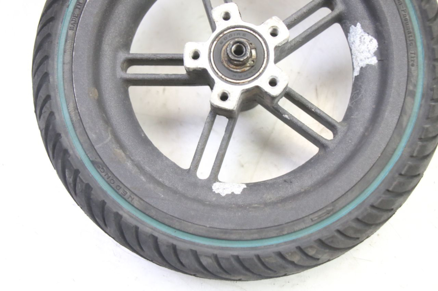 photo de HINTERRADFELGE UND REIFEN XIAOMI MI PRO 2 1 - Zoom auf Gebrauchszustand