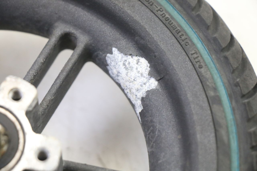 photo de HINTERRADFELGE UND REIFEN XIAOMI MI PRO 2 1 - Technische Nahaufnahme