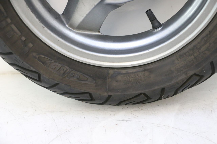 photo de HINTERRADFELGE UND REIFEN KYMCO MOVIE S 125 (2009 - 2018) - Detaillierte Sichtprüfung
