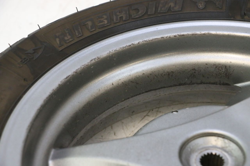 photo de HINTERRADFELGE UND REIFEN KYMCO MOVIE S 125 (2009 - 2018) - Technische Nahaufnahme