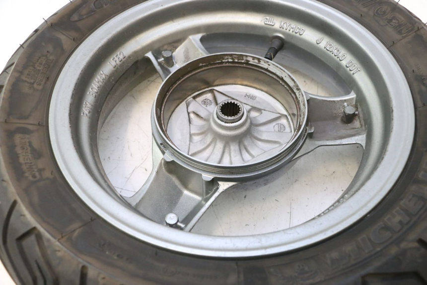 photo de HINTERRADFELGE UND REIFEN KYMCO MOVIE S 125 (2009 - 2018) - Oberflächenzustand und Material