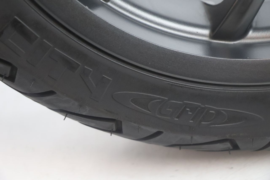 photo de HINTERRADFELGE UND REIFEN PIAGGIO MP3 HPE 530 (2022 - 2026) - Qualität der Gebrauchtware