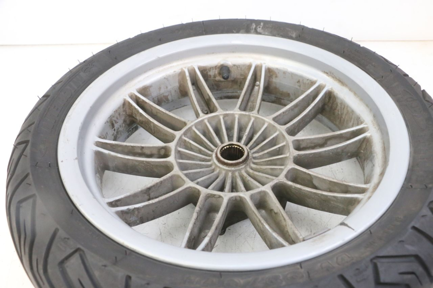 photo de HINTERRADFELGE UND REIFEN PIAGGIO MP3 LT 300 (2010 - 2016) - Zoom auf Gebrauchszustand