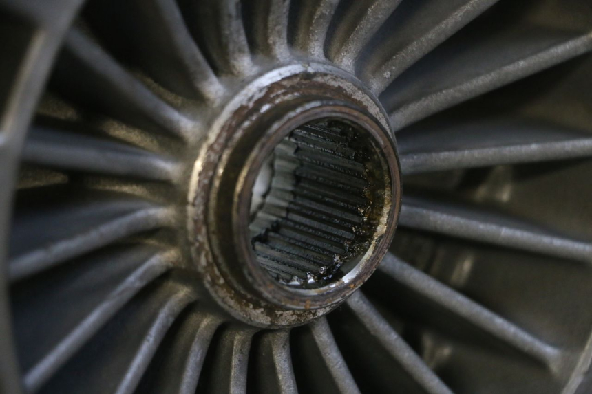 photo de HINTERRADFELGE UND REIFEN PIAGGIO MP3 125 (2006 - 2014) - Detailansicht des Bauteils