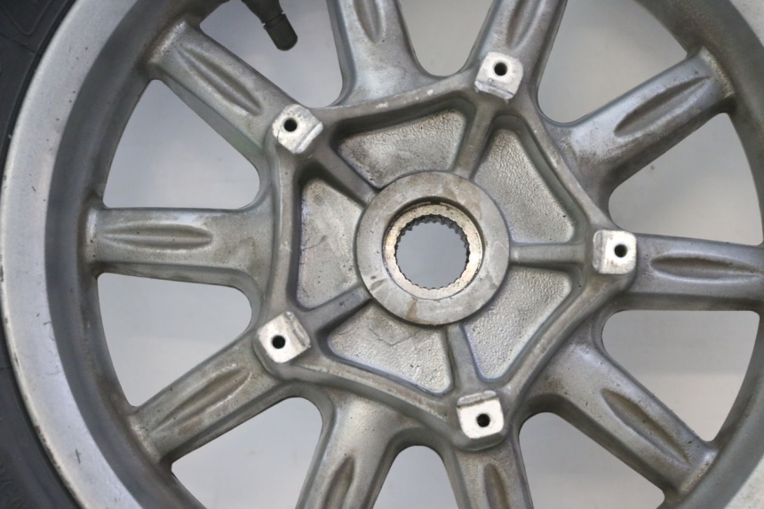 photo de HINTERRADFELGE UND REIFEN PIAGGIO MP3 125 (2006 - 2014) - Detaillierte Sichtprüfung