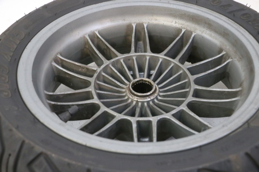 photo de HINTERRADFELGE UND REIFEN PIAGGIO MP3 125 (2006 - 2014) - Alternative Perspektive