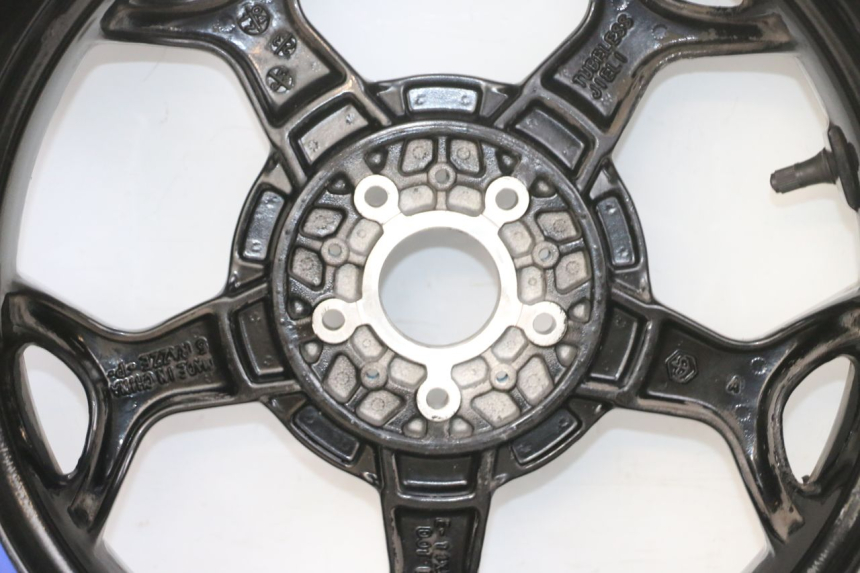 photo de HINTERRADFELGE UND REIFEN PIAGGIO MP3 500 (2016 - 2018) - Zoom auf Komponenten