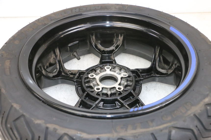 photo de HINTERRADFELGE UND REIFEN PIAGGIO MP3 500 (2016 - 2018) - Zoom auf Gebrauchszustand