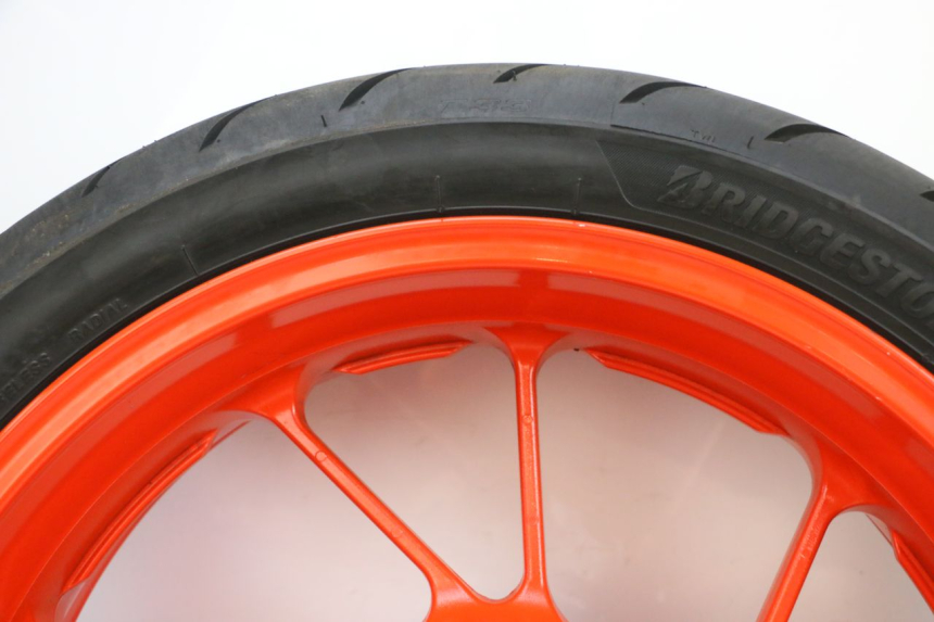 photo de HINTERRADFELGE UND REIFEN YAMAHA MT-07 MT07 ABS 700 (2018 - 2020) - Ergänzendes Produktfoto