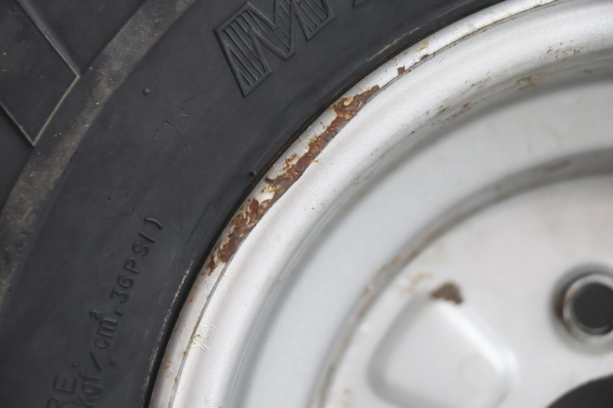 photo de HINTERRADFELGE UND REIFEN KYMCO MXU R 250 (2004 - 2010) - Alternative Perspektive