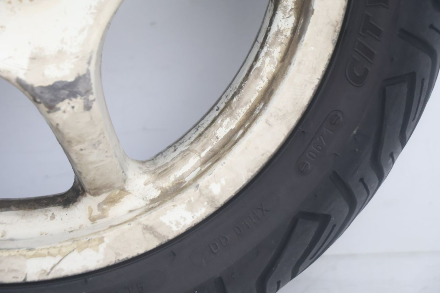 photo de HINTERRADFELGE UND REIFEN MBK NITRO 50 (2004 - 2008) - Oberflächenzustand und Material