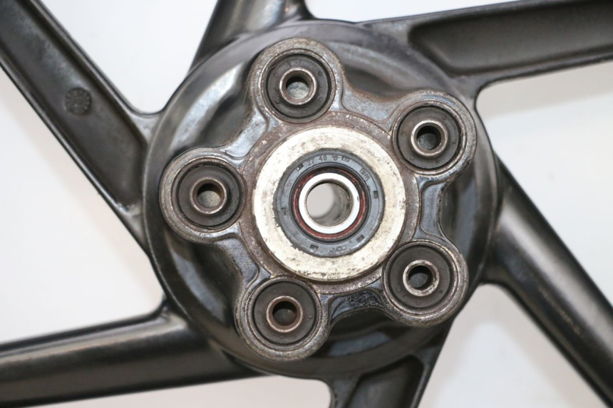 photo de HINTERRADFELGE UND REIFEN HONDA NSR R 125 (1994 - 2003) - Zoom auf Komponenten