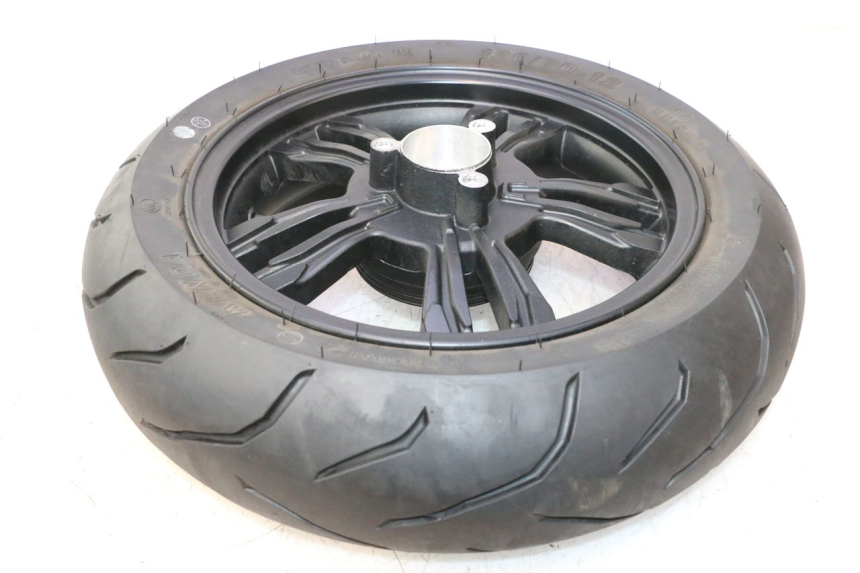 photo de HINTERRADFELGE UND REIFEN JM MOTORS R-MAX TECH 50 (2024 - 2026) - Oberflächenzustand und Material