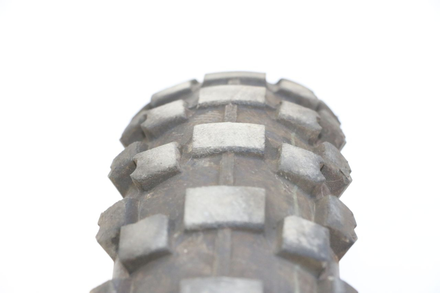 photo de HINTERRADFELGE UND REIFEN APOLLO RFZ 125 - Detailansicht des Bauteils