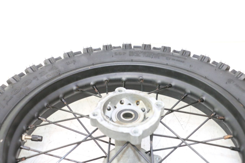 photo de HINTERRADFELGE UND REIFEN APOLLO RFZ 125 - Charakteristische Merkmale