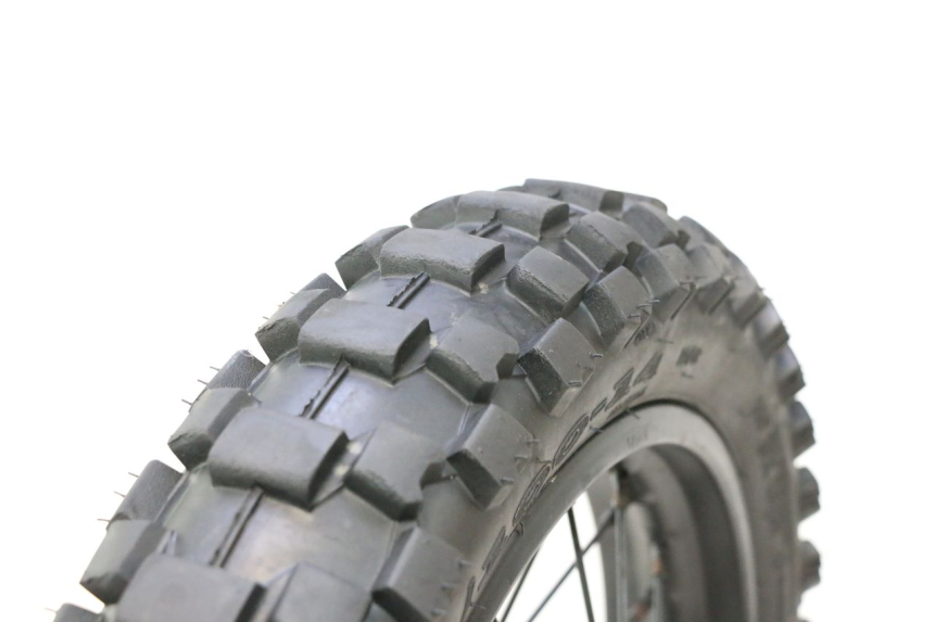 photo de HINTERRADFELGE UND REIFEN APOLLO RFZ 125 - Technische Nahaufnahme
