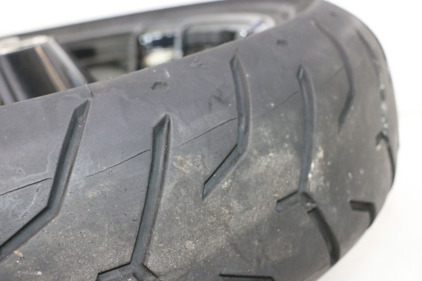 photo de HINTERRADFELGE UND REIFEN HARLEY DAVIDSON ROAD GLIDE FLTRXSE 1920 (2018 - 2022) - Zoom auf Gebrauchszustand