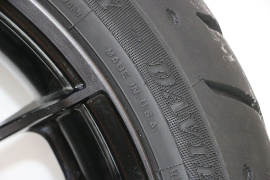 photo de HINTERRADFELGE UND REIFEN HARLEY DAVIDSON ROAD GLIDE FLTRXSE 1920 (2018 - 2022) - Detailansicht des Bauteils