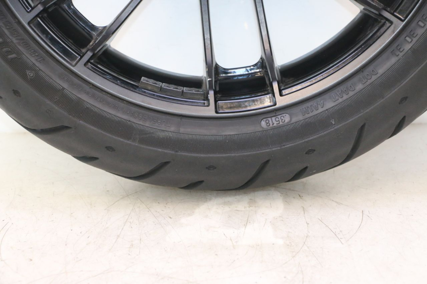 photo de HINTERRADFELGE UND REIFEN HARLEY DAVIDSON ROAD GLIDE FLTRXSE 1920 (2018 - 2022) - Alternative Perspektive