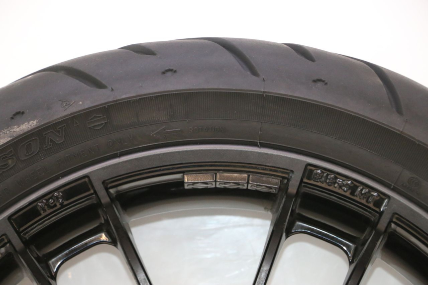 photo de HINTERRADFELGE UND REIFEN HARLEY DAVIDSON ROAD GLIDE FLTRXSE 1920 (2018 - 2022) - Charakteristische Merkmale