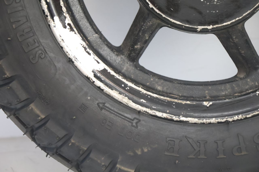 photo de HINTERRADFELGE UND REIFEN TNT MOTOR ROMA 10' 2T 50 (2011 - 2018) - Details der Befestigungspunkte