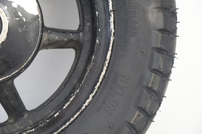 photo de HINTERRADFELGE UND REIFEN TNT MOTOR ROMA 10' 2T 50 (2011 - 2018) - Oberflächenzustand und Material