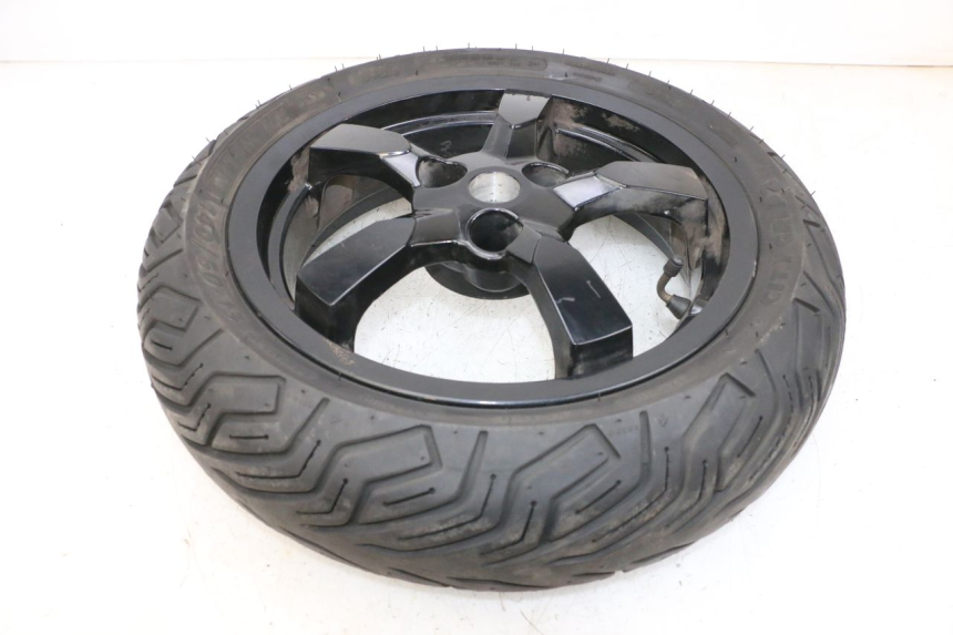 photo de HINTERRADFELGE UND REIFEN PEUGEOT SATELIS 125 (2013 - 2018) - Oberflächenzustand und Material