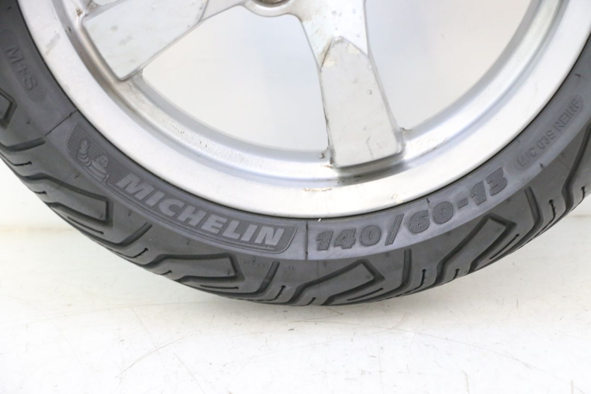photo de HINTERRADFELGE UND REIFEN PEUGEOT SATELIS 125 (2006 - 2009) - Detaillierte Sichtprüfung