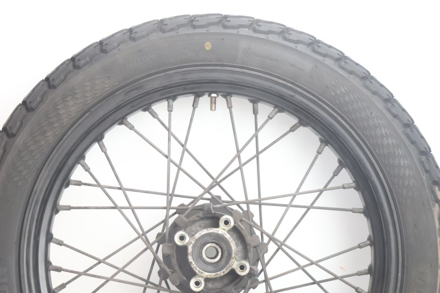 photo de HINTERRADFELGE UND REIFEN MASH SEVENTY FIVE 125 (2013 - 2021) - Detailansicht des Bauteils