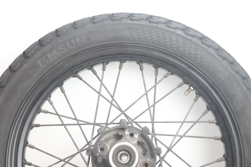 photo de HINTERRADFELGE UND REIFEN MASH SEVENTY FIVE 125 (2013 - 2021) - Details der Befestigungspunkte
